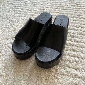 [NEW] PRINCESS POLLY Britta Platform Heels